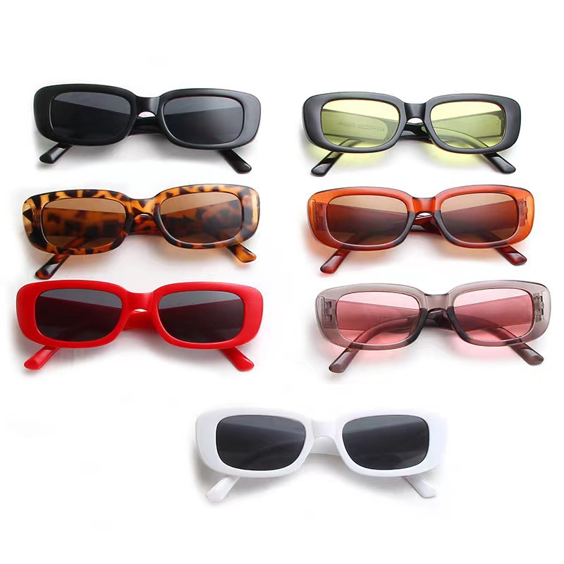 Street Fashion Photo - Lunettes de soleil rectangulaires ovales pour