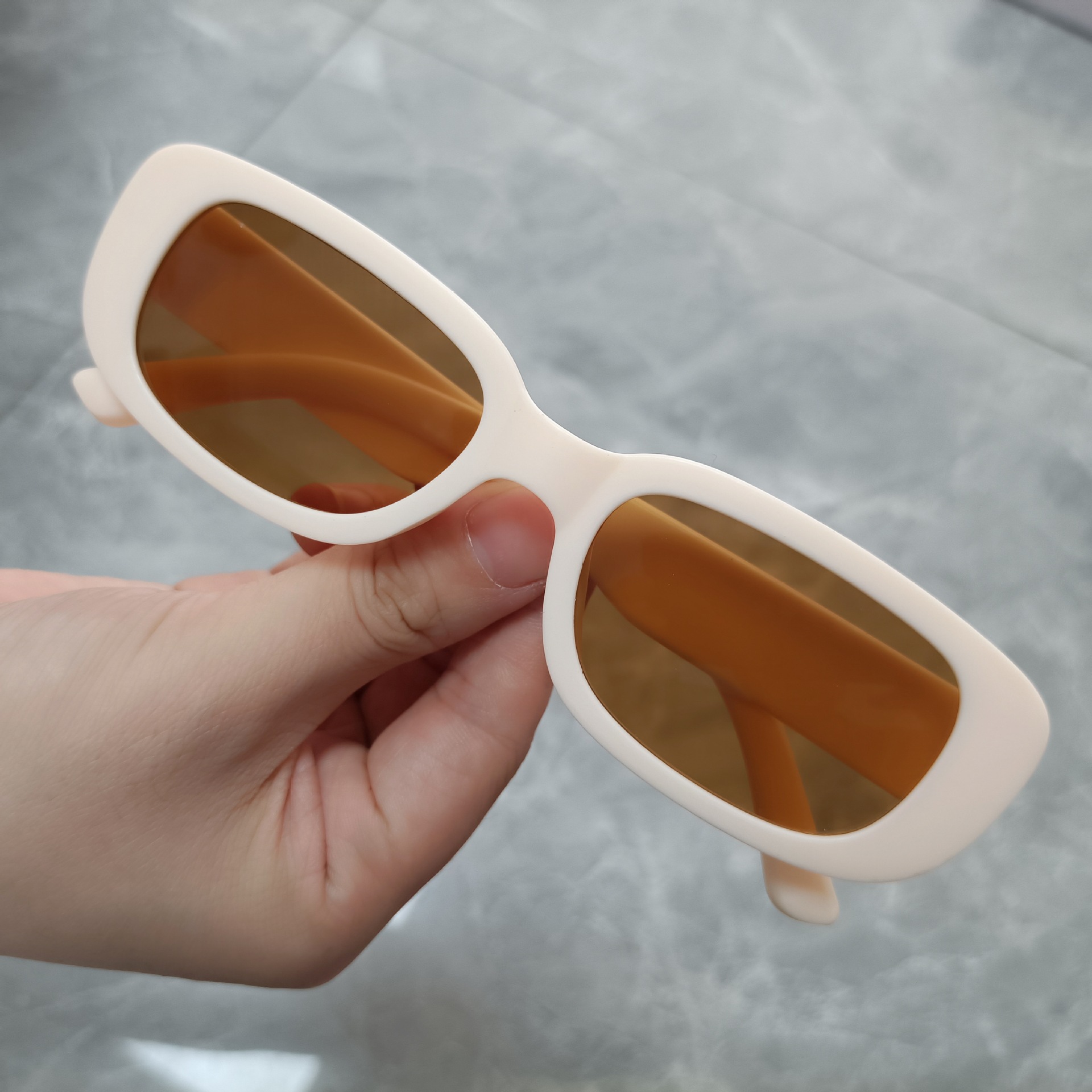 Lunettes de soleil rectangulai - Street Fashion Photo avis et prix