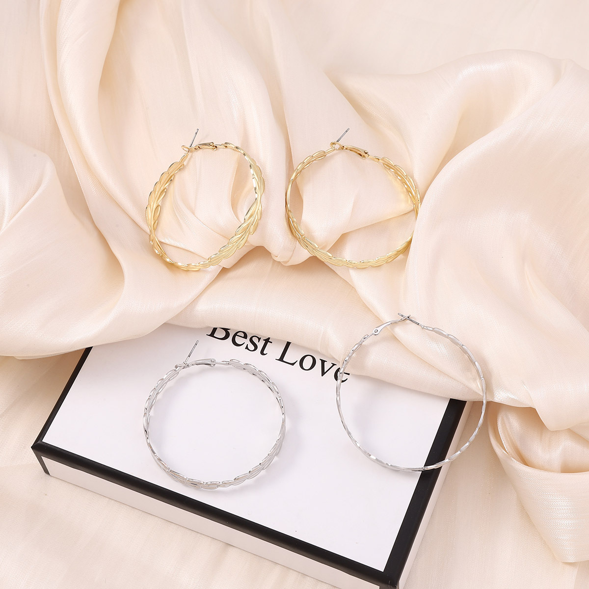Boucles d'oreilles tendance po - Street Fashion Hong Kong avis et prix