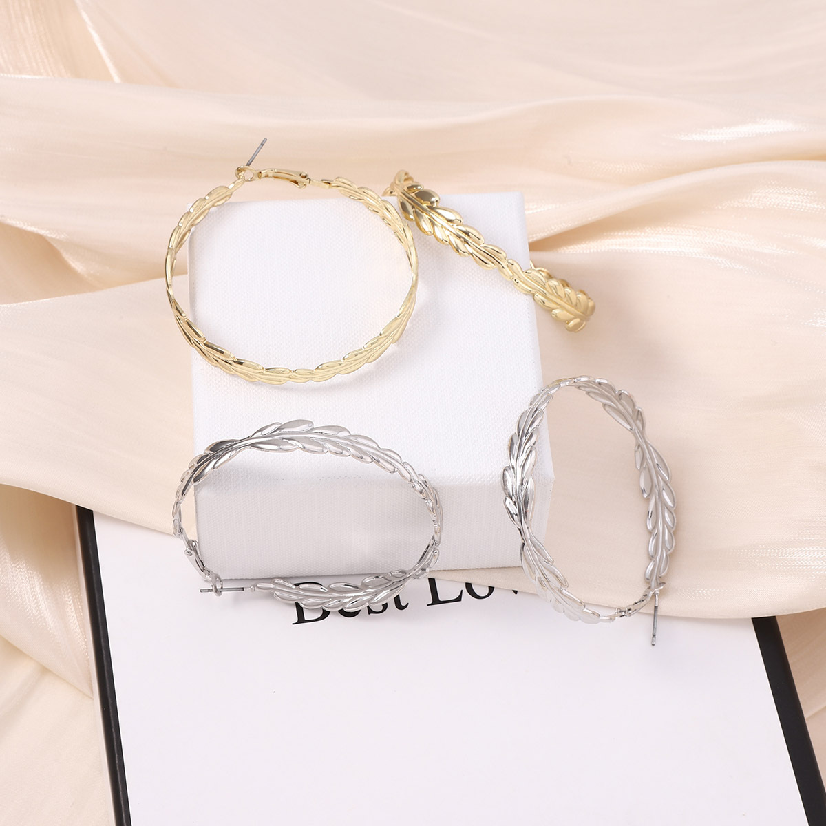 Boucles d'oreilles tendance po - Street Fashion Hong Kong avis et prix